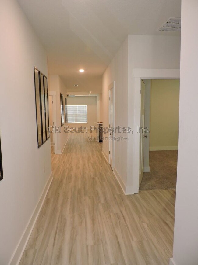 Building Photo - 5851 Sargassum Ln