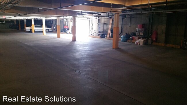 Foto del edificio - 2 br, 2 bath House - 6109 Debarr Road #205