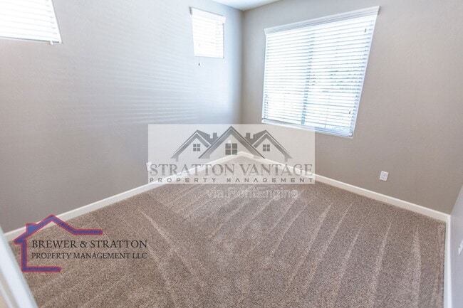 Building Photo - 4118 E Hoot Owl Trail