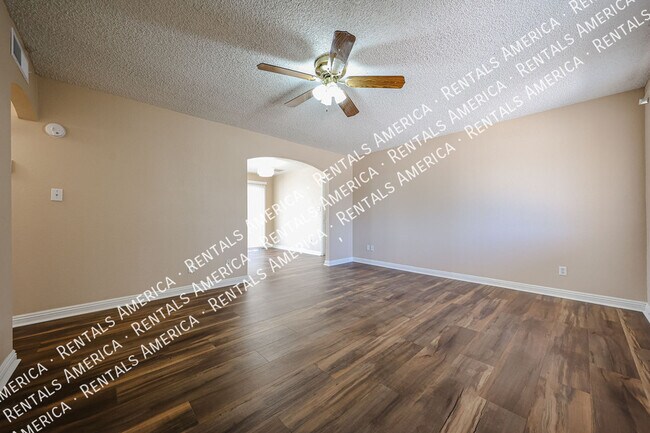 Foto del edificio - 1117 W Auburn Dr