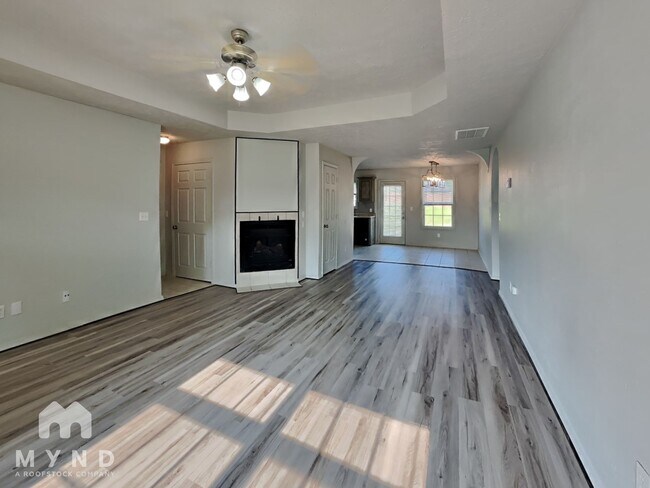 Foto del edificio - 5635 S Farm Rd 145