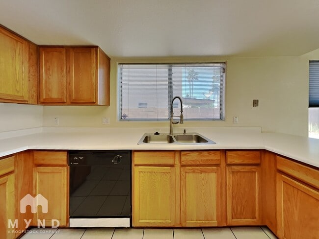 Building Photo - 3942 E Rosemonte Dr