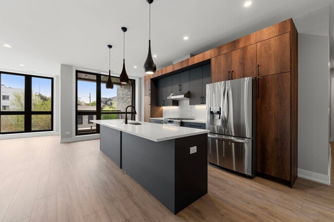 Foto del edificio - 1718 S Halsted St