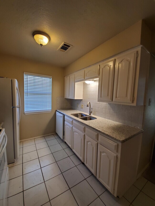 Building Photo - 207 Swisher Rd