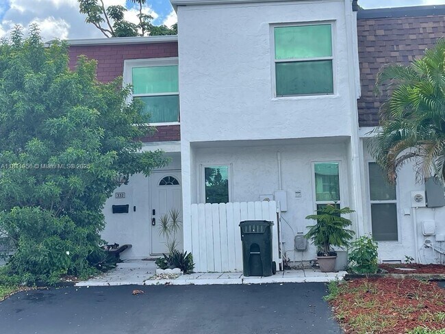 Building Photo - 332 Sunshine Dr