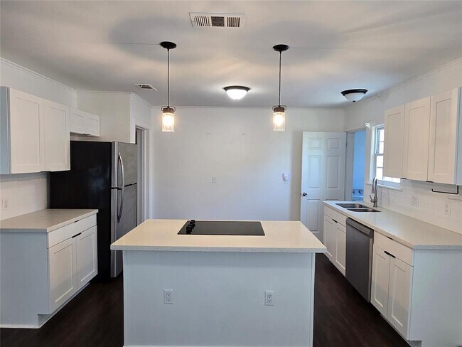 Building Photo - 4315 Avenue L