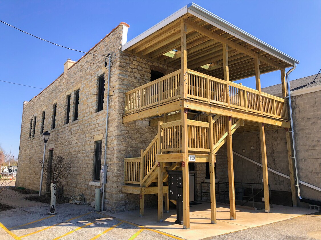 129 S Batavia Ave Unit 2WEST, Batavia, IL 60510 Condo for Rent in