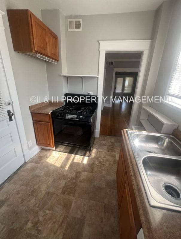 Building Photo - 221 W 37th St