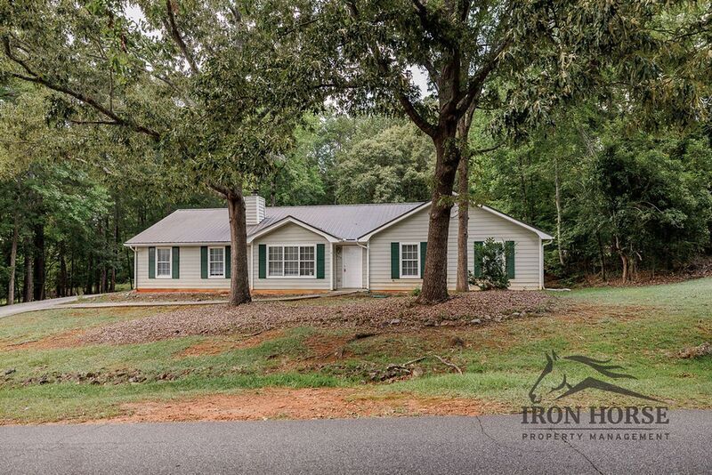Photo - 335 Oak Meadows Drive