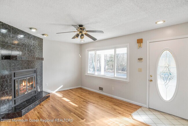 Foto del edificio - 1234 Aldrich Rd