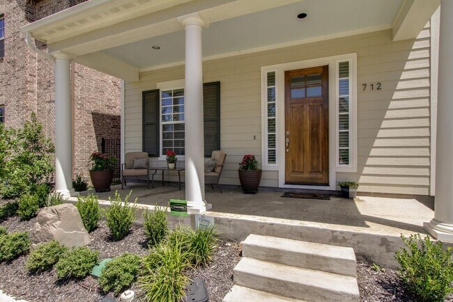 Building Photo - 712 Northwood Dr
