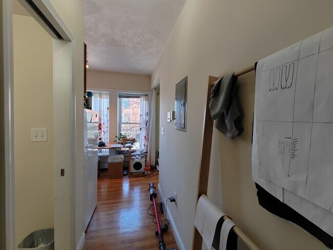 Foto del edificio - 1056 Cambridge St