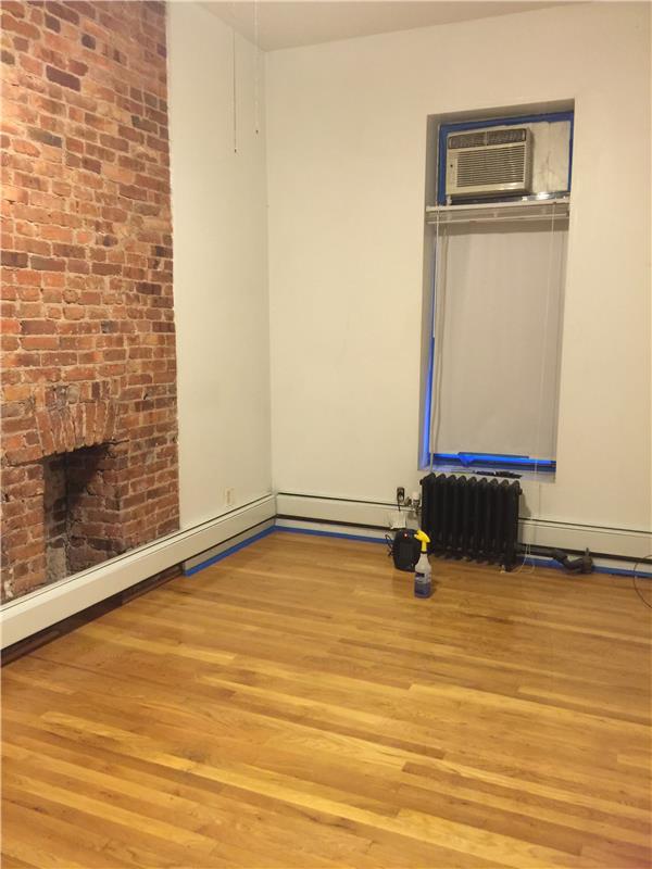 Building Photo - 319 3rd St