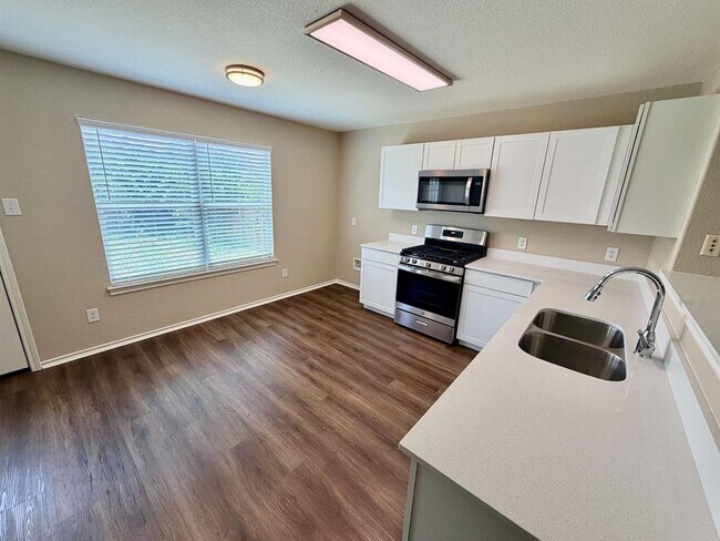 Foto del edificio - 3403 Wickham Ln
