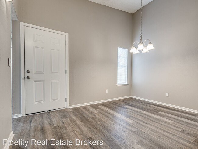 Building Photo - 3 br, 2 bath House - 7809 S Douglas Ave