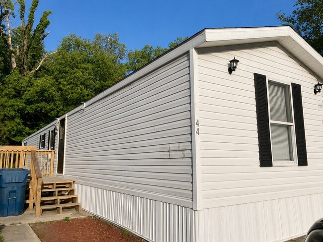 Foto del edificio - 44 Deerwood Park