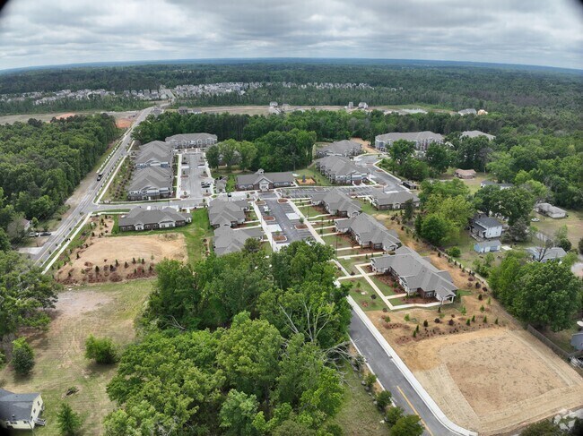 Exterior 3D - Edgewood Place