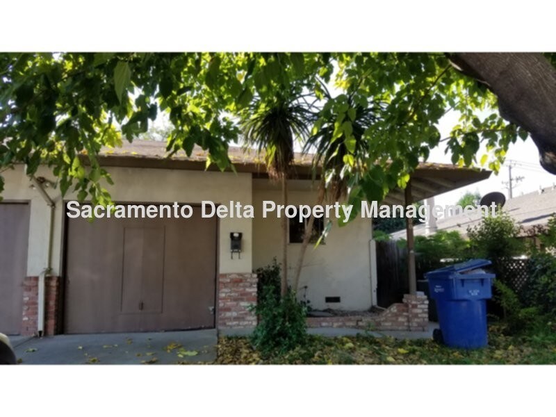 Foto principal - 2 BEDROOM CARMICHAEL DUPLEX AVAILABLE NOW!