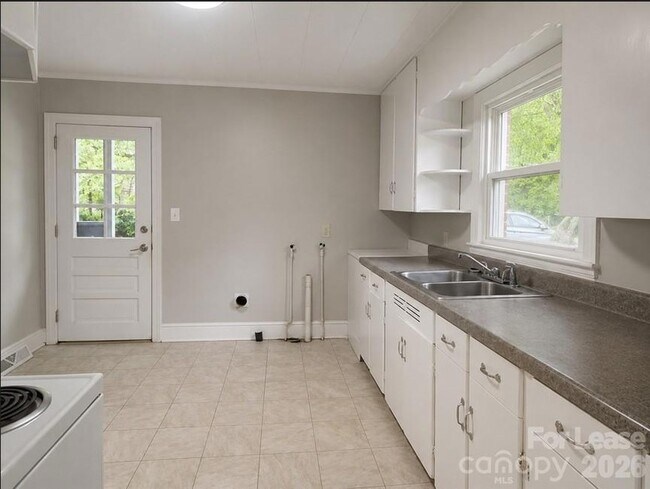 Building Photo - 800 Mt Holly-Huntersville Rd