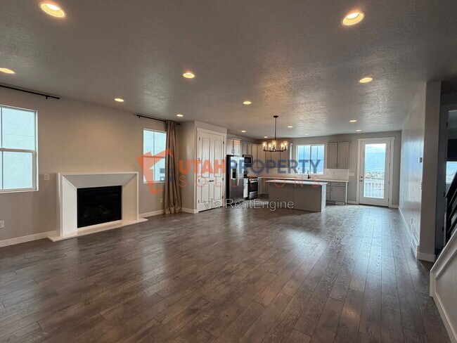 Building Photo - 12927 Twisted Oak Dr