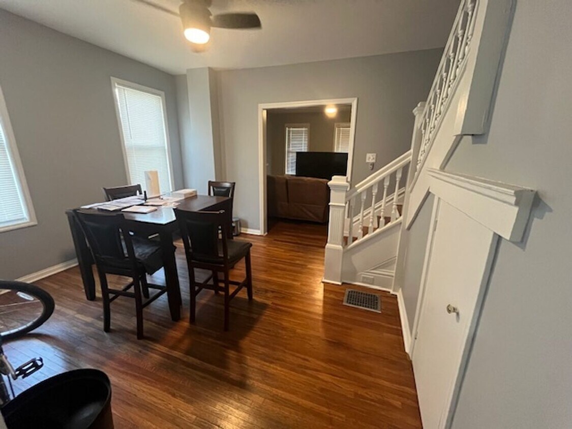 Foto principal - Spacious 3 bed, 1.5 bath duplex