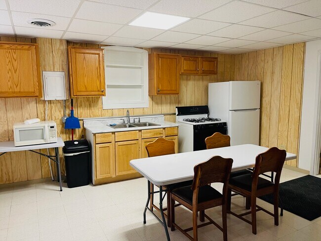 Foto del edificio - 14890 W Russell Rd