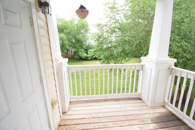 Foto del edificio - 16423 Golden River Ln