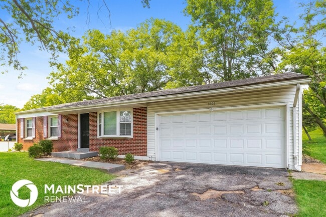 Building Photo - 1801 Atmore Dr