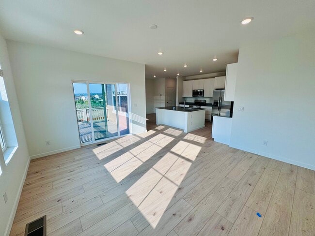 Building Photo - 8969 Spikerush Ct