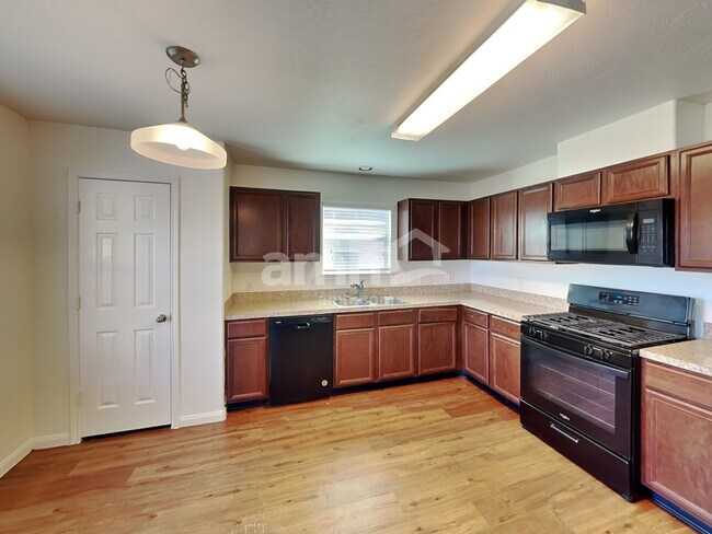 Foto del edificio - 21426 Partha Way