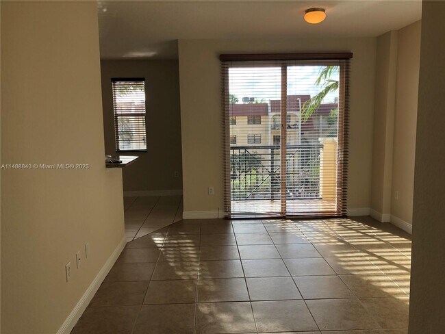 Foto del edificio - 9021 SW 94th St