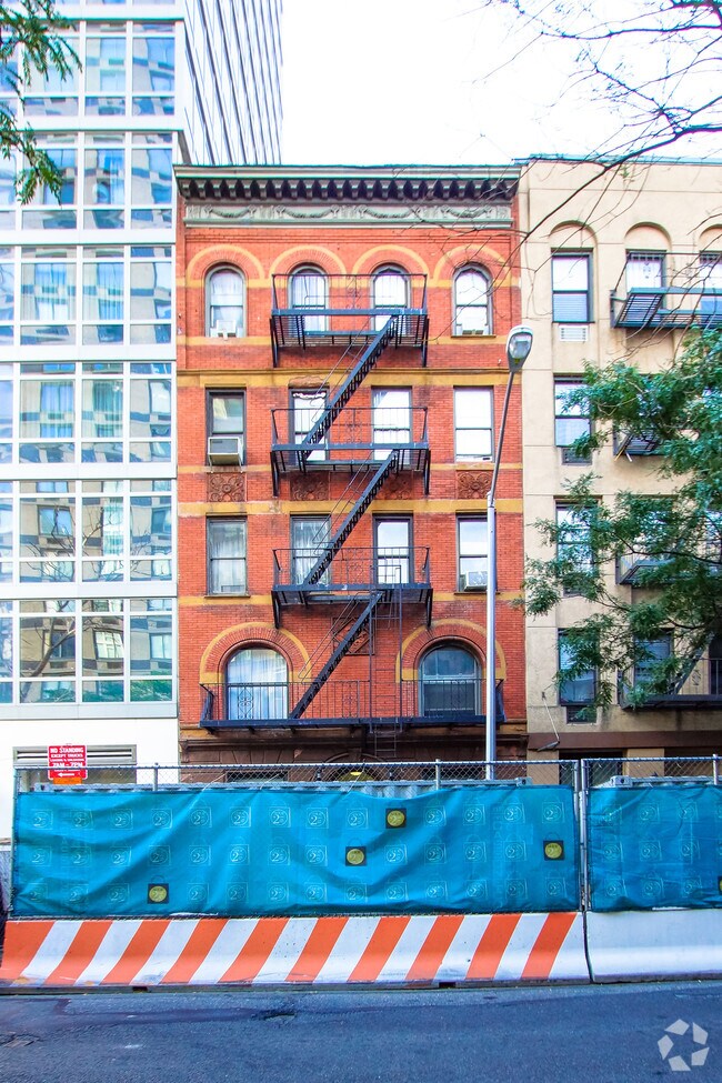 Foto del edificio - 307 E 85th St