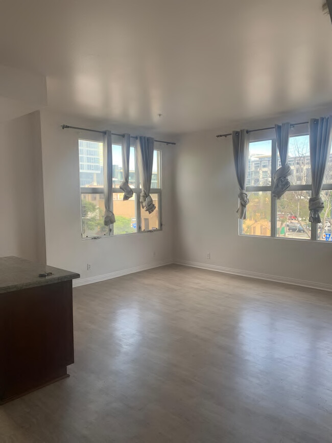 Building Photo - 988 G St