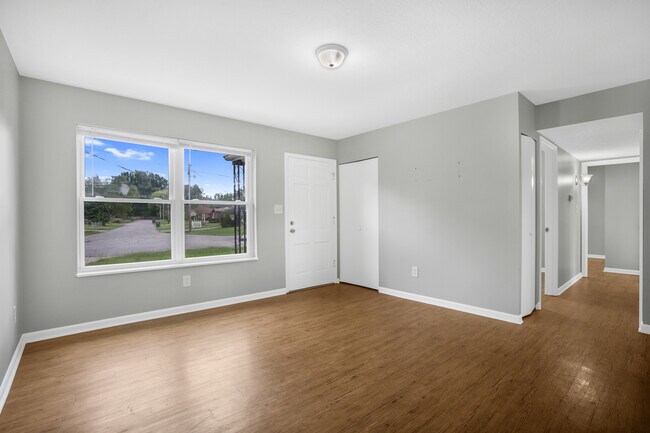 Photo - 4810 Guy Dr House