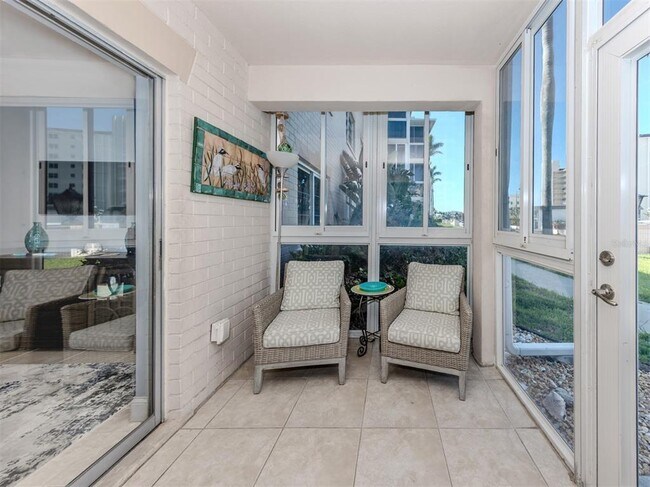 Building Photo - 200 The Esplanade N