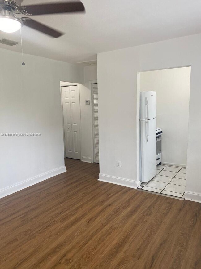 Foto del edificio - 1455 NE 146th St