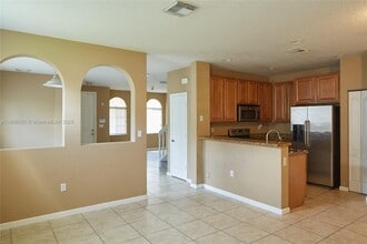 Building Photo - 27910 SW 140th Ave