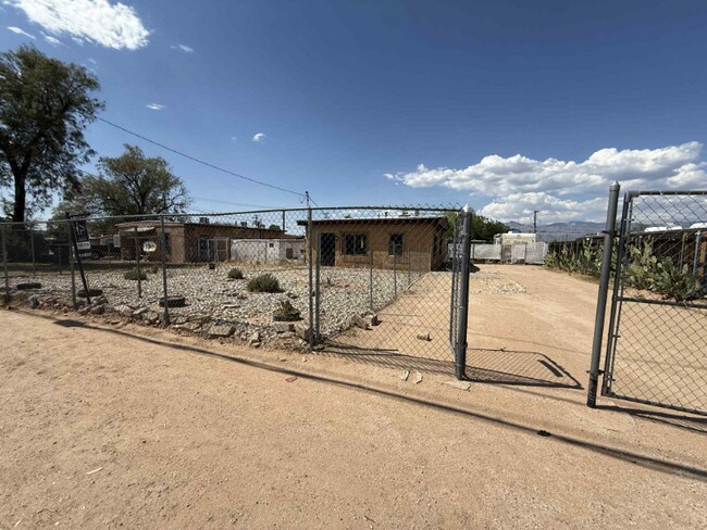 Building Photo - 5709 E 26th St