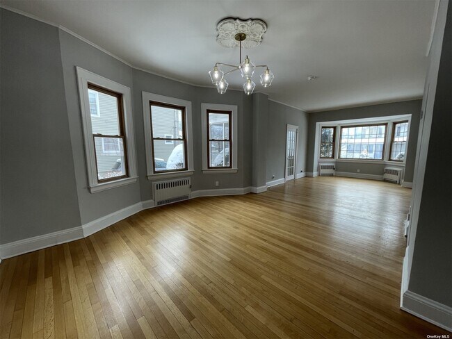 Building Photo - 248 Denton Ave