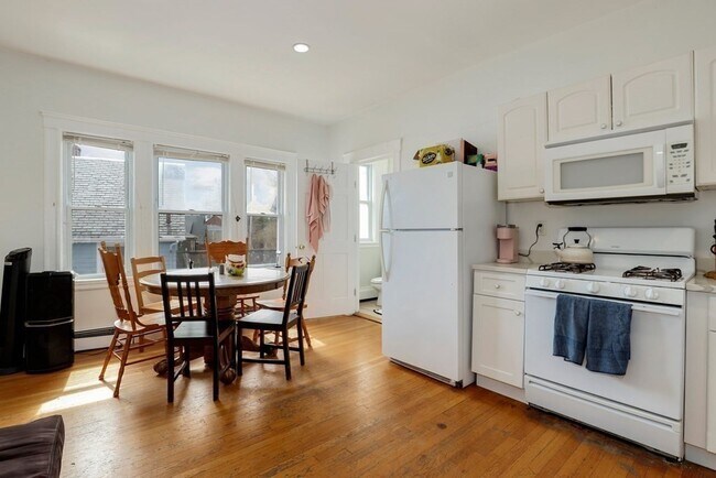 Foto del edificio - 61 Algonquin Rd