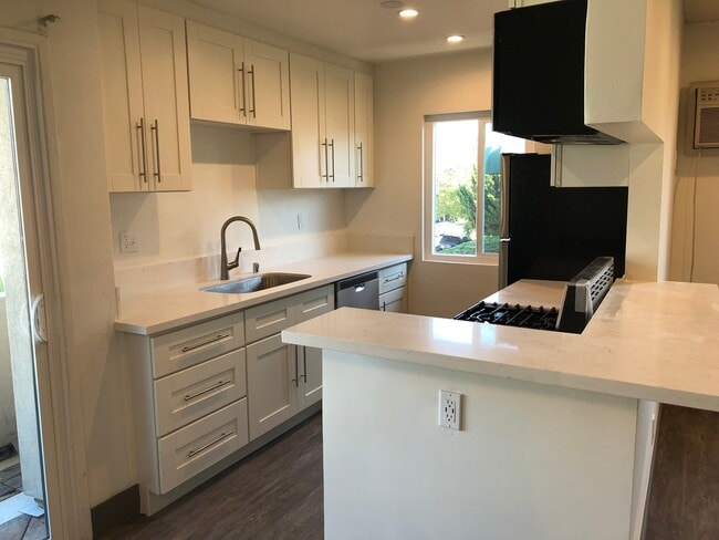 Foto del edificio - 3611 Mentone Ave