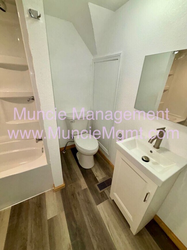 Building Photo - 500 N Alameda Ave