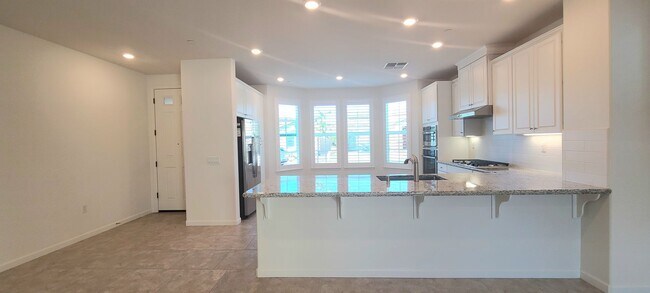 Foto del edificio - Beautiful Single Story Home in 55 + Commun...