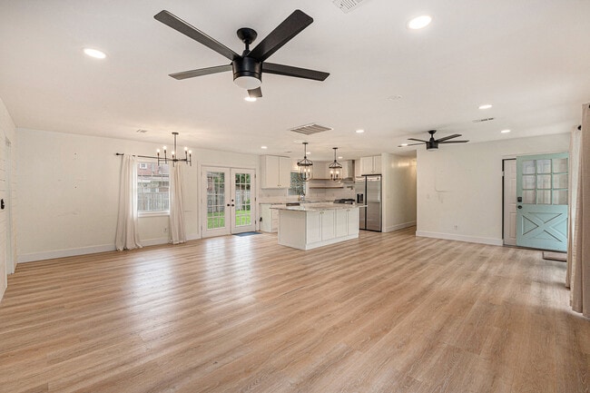 Sala de estar/comedor - 1816 Gippy Ln