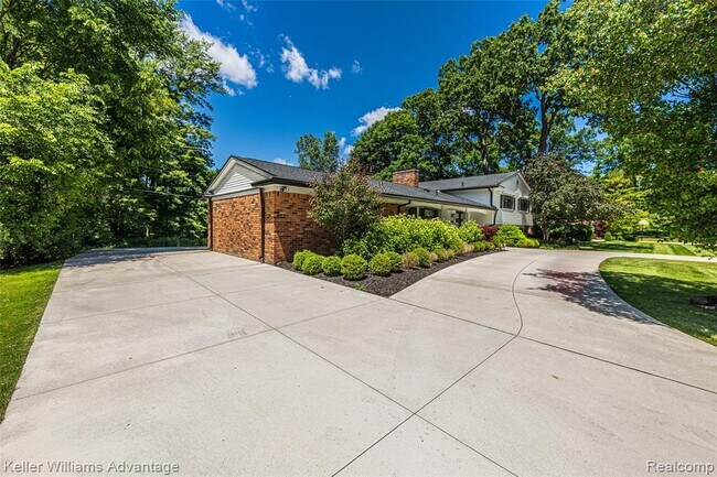 Foto del edificio - 5722 Raven Rd