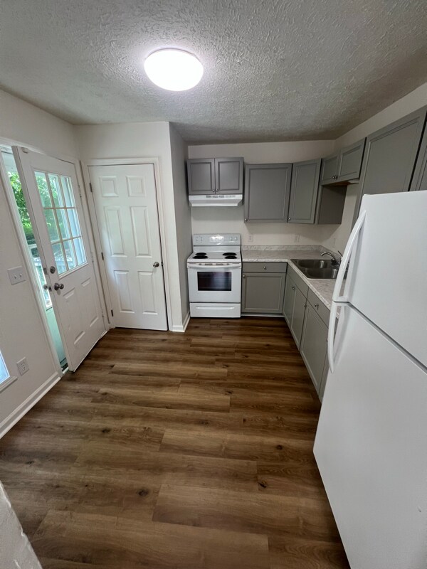Foto principal - 223 Maple Dr