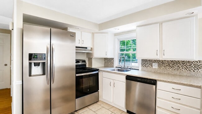 Building Photo - 54 E Boscobel St