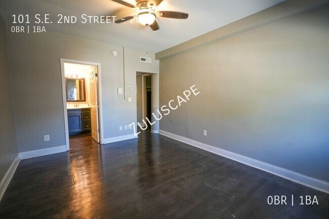 Foto del edificio - 101 SE 2nd St