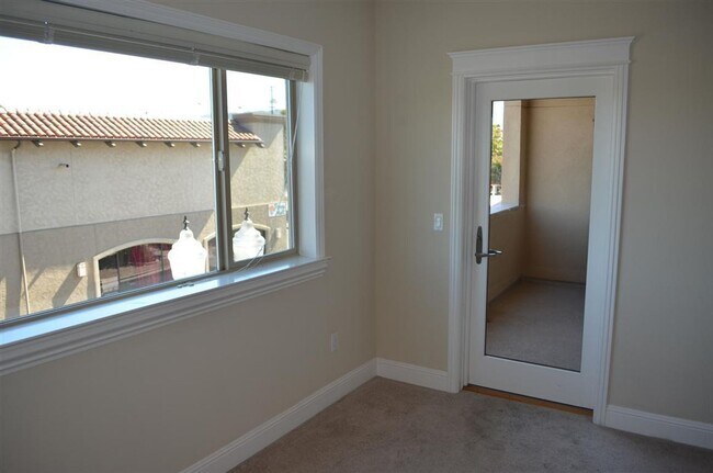 Foto del edificio - 2 Bed / 2 Bath Apartment | 1,021 Sq. Ft. | Washer & Dryer Included