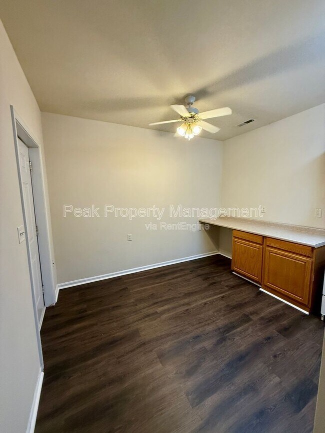 Foto del edificio - 1110 W Main St